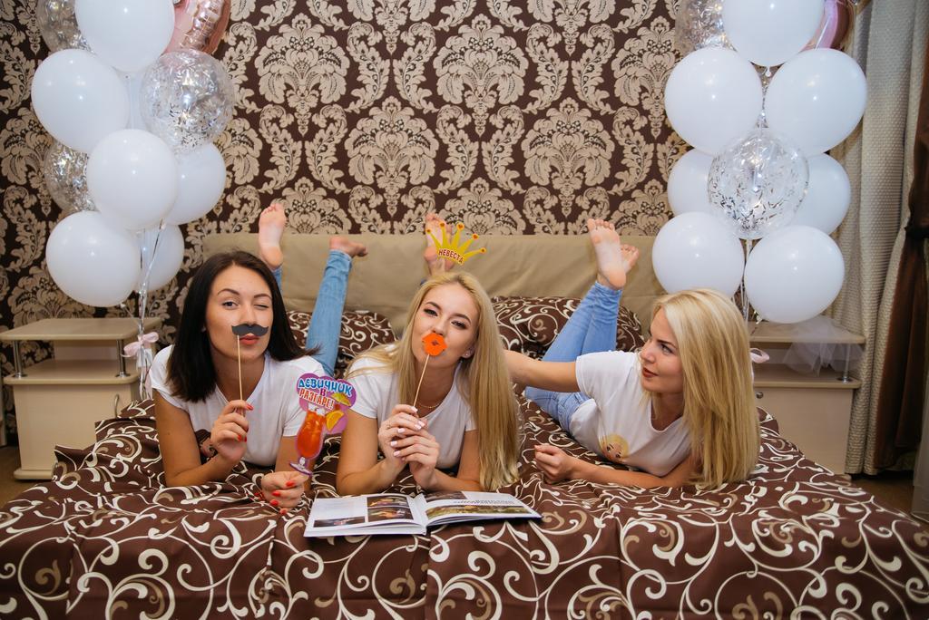 Siesta Hotel Харков Екстериор снимка