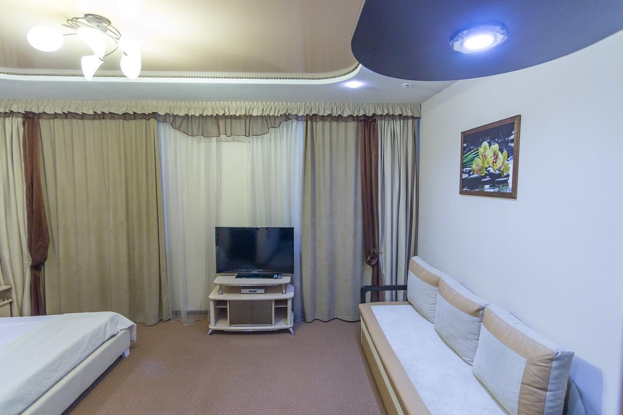Siesta Hotel Харков Екстериор снимка