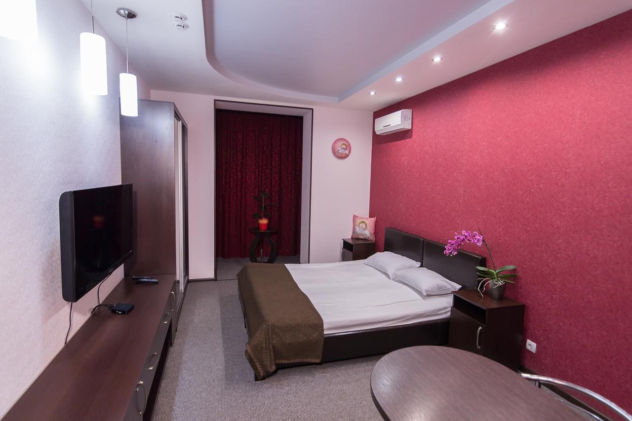Siesta Hotel Харков Екстериор снимка