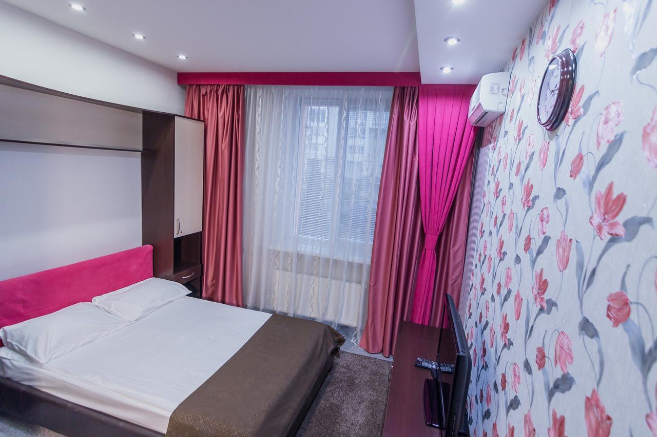 Siesta Hotel Харков Екстериор снимка