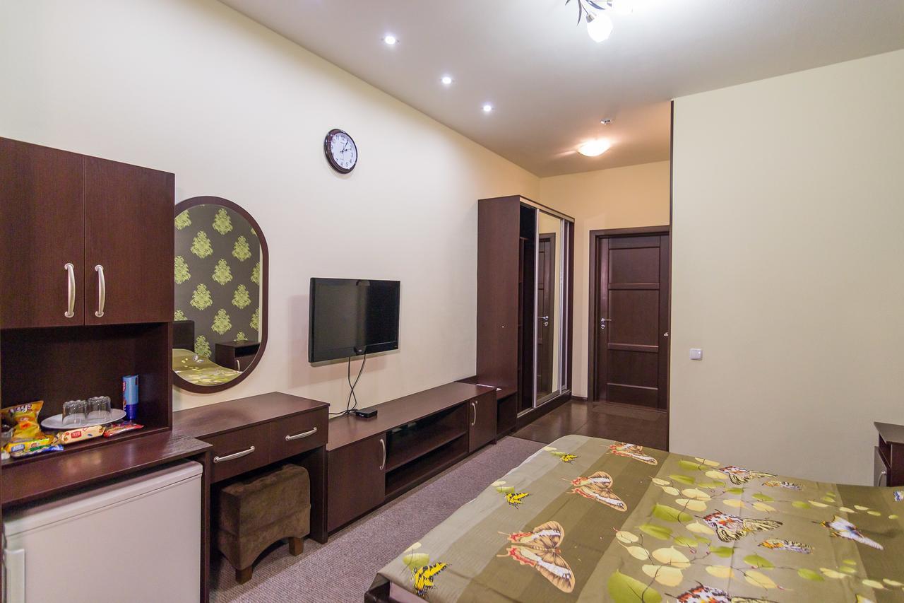 Siesta Hotel Харков Екстериор снимка